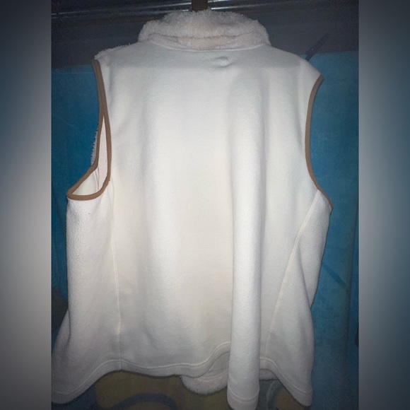 Chaps Women’s Vest - Picture 2 of 3